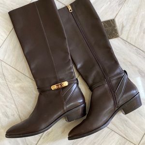 Coach Boots (Narrow calf) size 10 Great condition. Only worn once. Brown Leather